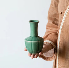 Load image into Gallery viewer, Plum-green vintage vase
