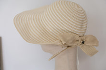 Load image into Gallery viewer, One and the only one: Downtown Abbey Hat
