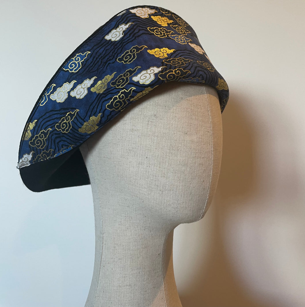 Black Felt Hat: a hat to memorize my hometown